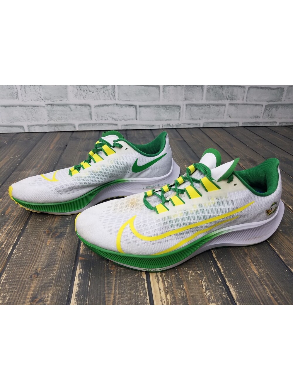 Nike Air Zoom Pegasus 37 Oregon Ducks White Green Run Sneakers Men's Size 9